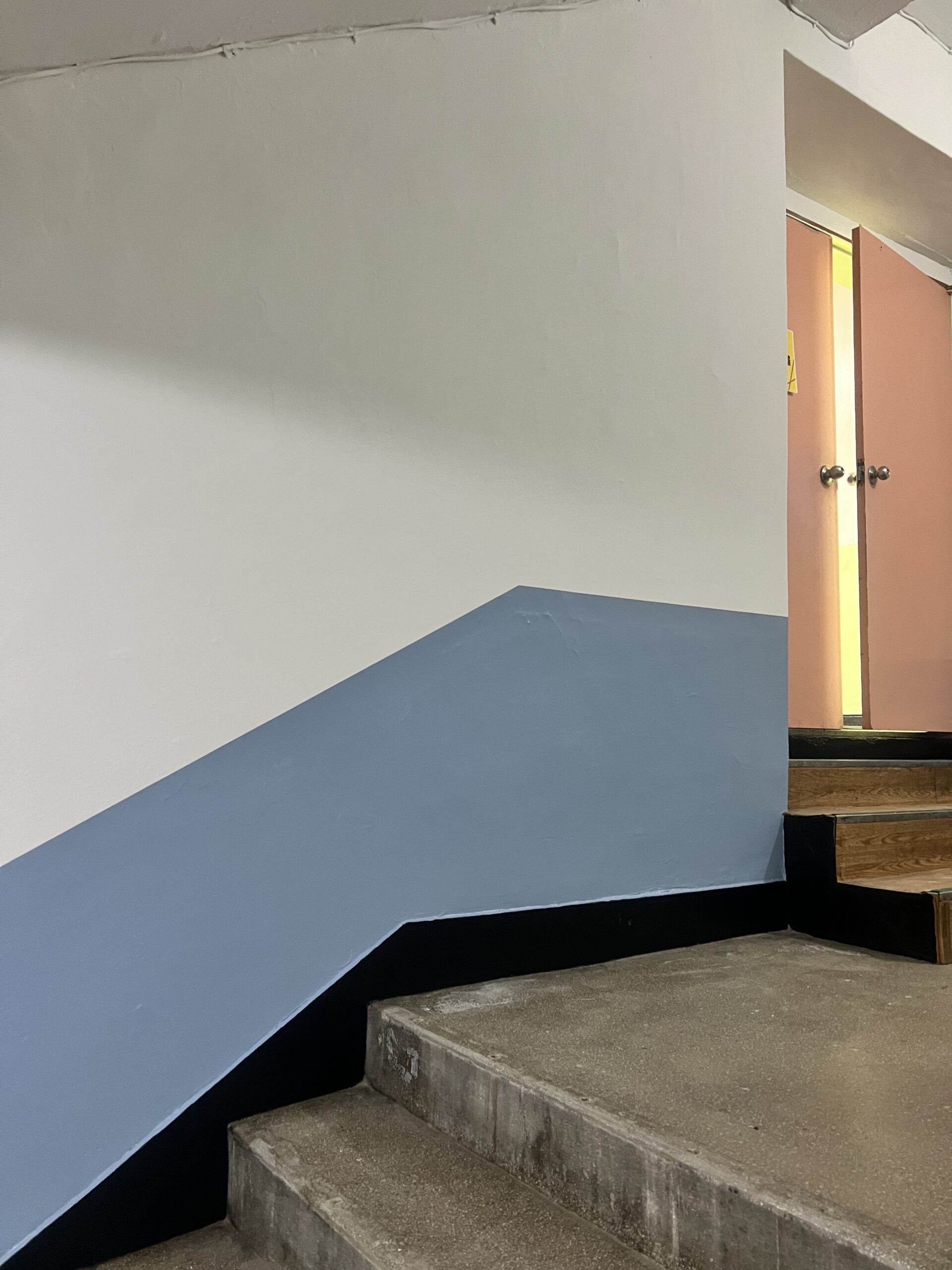 interior wall paint edge